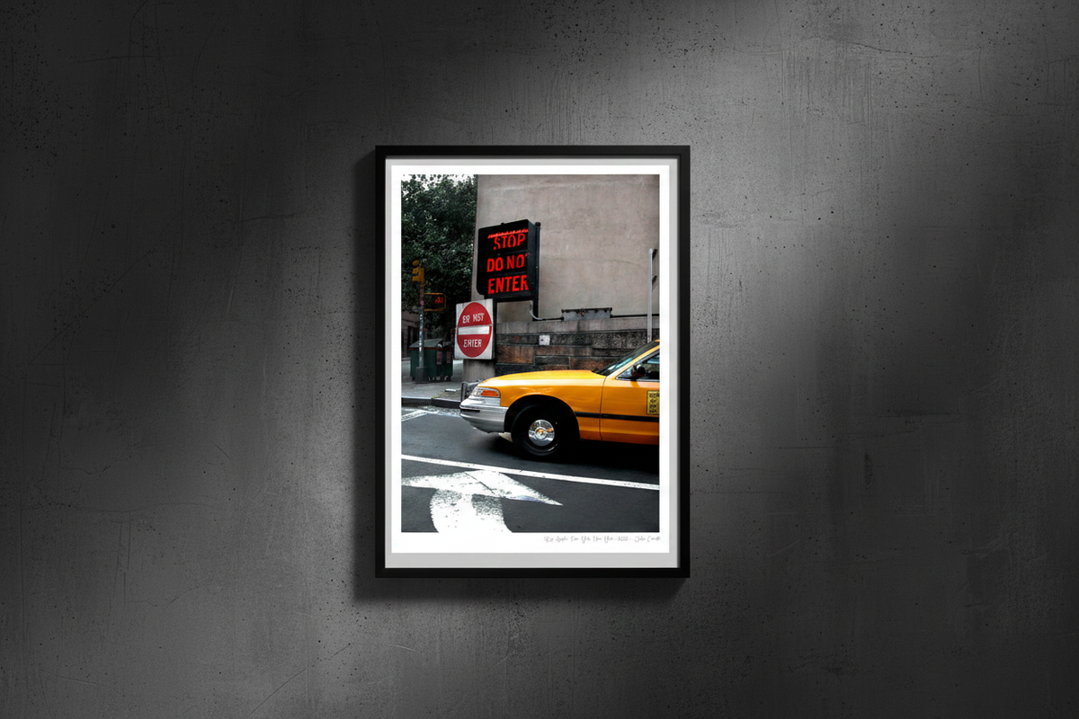 Big Apple - Portrait Frame