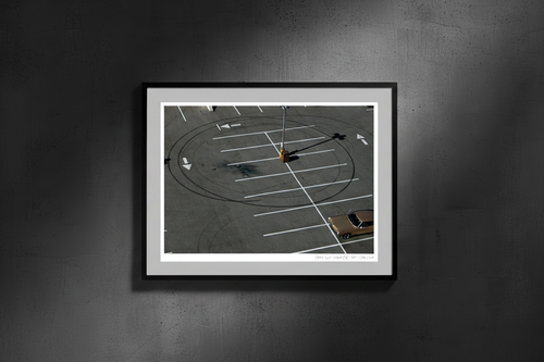 Clockwise - Landscape Frame